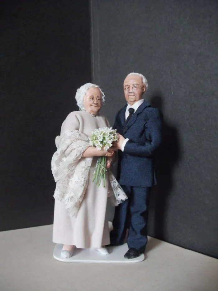 This Doll Master Sculpts Tiny Figures To Depict Ordinary Lives Of The Elderly In Russia (51 Pics)
