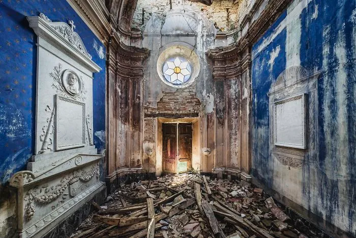Church In Italy With A Great Pop Of Blue