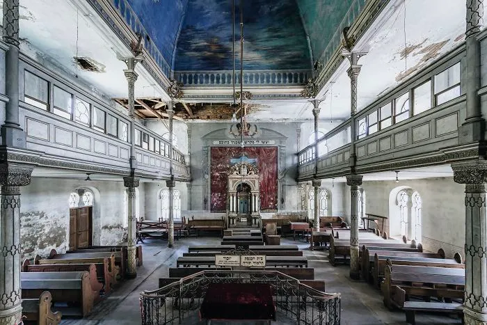 A Very Beautiful Synagogue In Romania