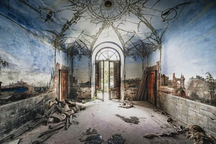 Stunning Fresco In This Italian Villa