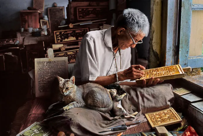 30 Photographs That Explore The Relationship Between Animals And Humans By Steve McCurry