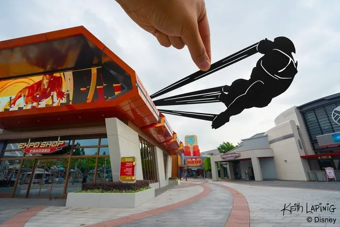 I Travel Around Disneylands Around The World To Hold Up Paper Cut-Outs Of Famous Characters And Scenes (86 Pics)