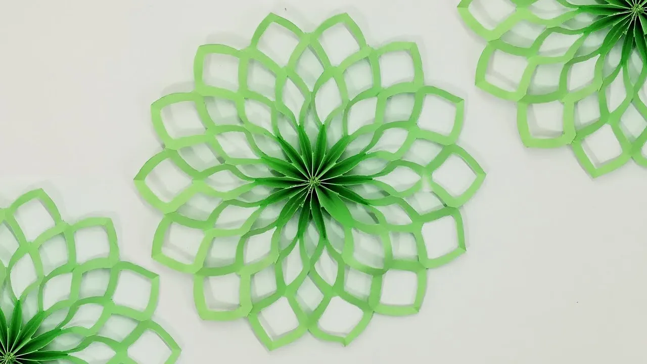 How Beautiful It Is To Make A Christmas Snowflake