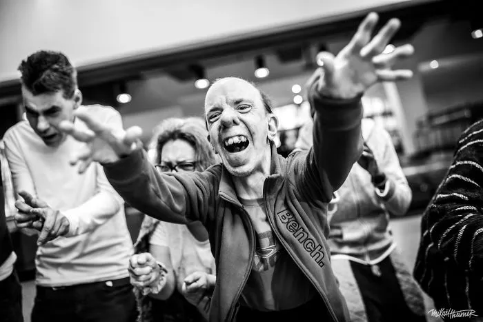 I Photograph Artists That Prove Disability Is Not A Thing In Art (40 Pics)