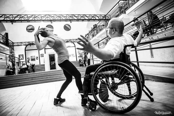 I Photograph Artists That Prove Disability Is Not A Thing In Art (40 Pics)