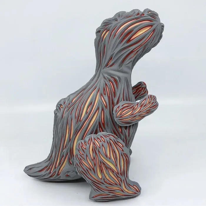 This Artist Carves Pottery And Reveals Unexpected Layers Of Colors Underneath