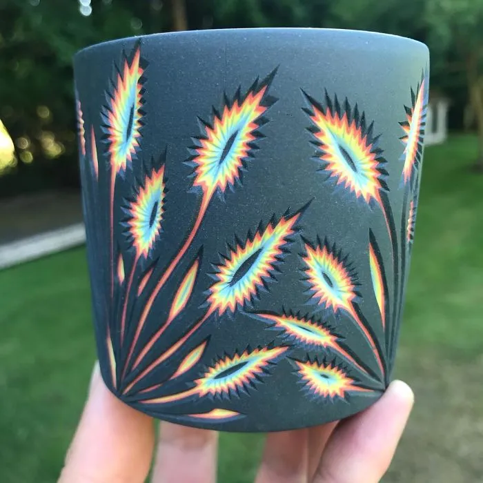 This Artist Carves Pottery And Reveals Unexpected Layers Of Colors Underneath