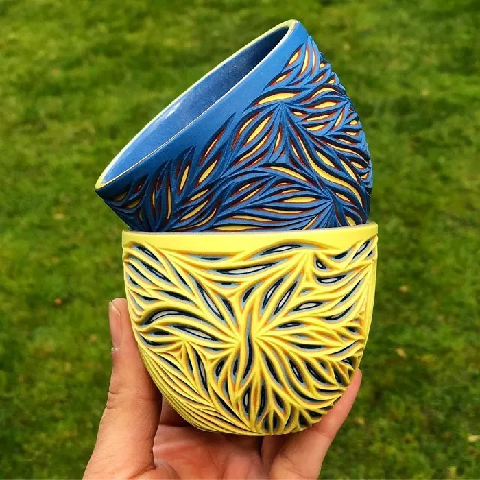 This Artist Carves Pottery And Reveals Unexpected Layers Of Colors Underneath