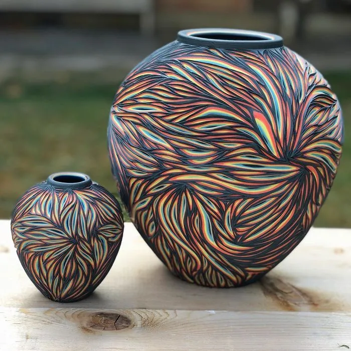 This Artist Carves Pottery And Reveals Unexpected Layers Of Colors Underneath