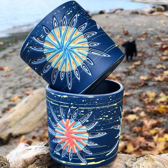 This Artist Carves Pottery And Reveals Unexpected Layers Of Colors Underneath