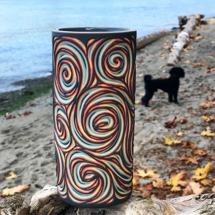 This Artist Carves Pottery And Reveals Unexpected Layers Of Colors Underneath