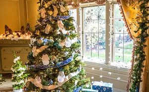 DIY Inside And Outside Christmas Home Decorating Tips