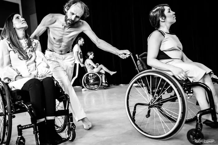 I Photograph Artists That Prove Disability Is Not A Thing In Art (40 Pics)