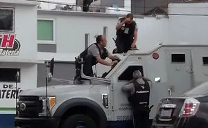 40 Photos Of People Having A Worse Day Than You (New Pics)