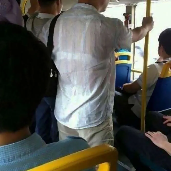 Esta cuenta de Instagram recopila cosas divertidas y curiosas vistas en el transporte público (40 fotos)