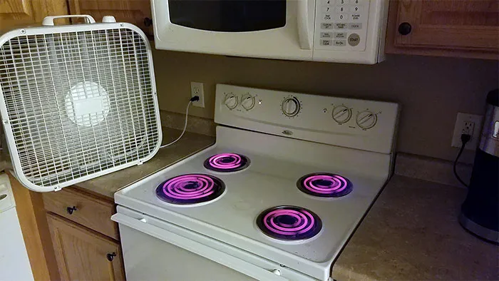 Hoy hemos llegado a -40ºC en Minessota y el casero ha bajado la calefacción. Pero él paga mi electricidad, así que...