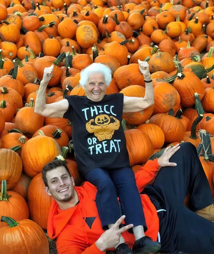 93-Year-Old Grandma & Her Grandson Dress-Up In Ridiculous Outfits, And People Love It (30 Pics)
