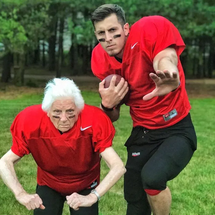 93-Year-Old Grandma & Her Grandson Dress-Up In Ridiculous Outfits, And People Love It (30 Pics)