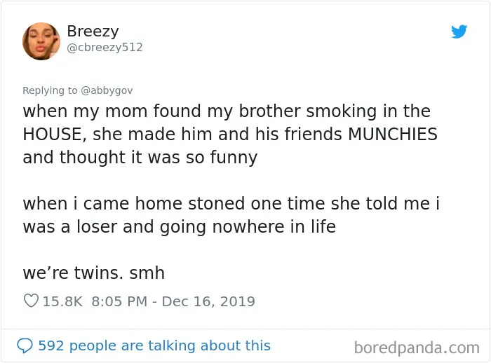 30 People Share Stories About How Their Parents Treated Them Vs. Their Younger Siblings