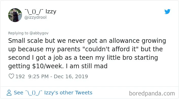 30 People Share Stories About How Their Parents Treated Them Vs. Their Younger Siblings