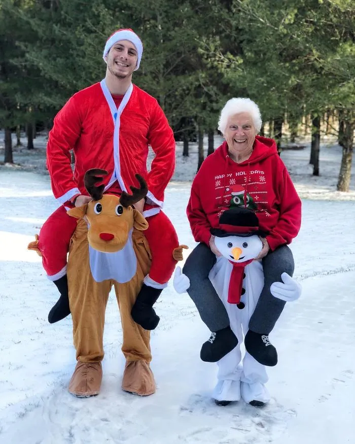 93-Year-Old Grandma & Her Grandson Dress-Up In Ridiculous Outfits, And People Love It (30 Pics)