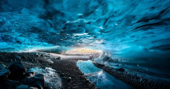 I Hiked For 2 Hours To The Ice Caves In Iceland, And What I Saw Inside Is Pure Magic (10 Pics)