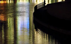 Neon Noir: The Transformation Of A Place From Concrete To Ephemeral (10 Photos)