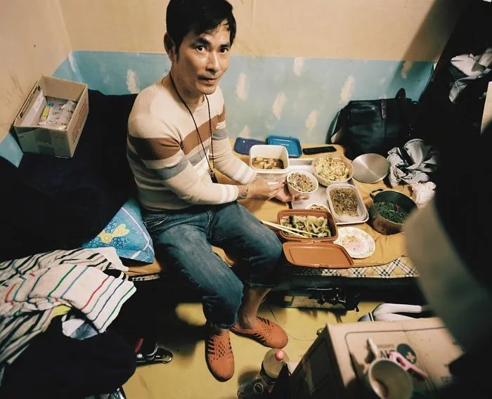 South Korean Photographer Sim Kyu-Dong Shows How The Poor Live In ‘Goshitels' In 30 Powerful Photos