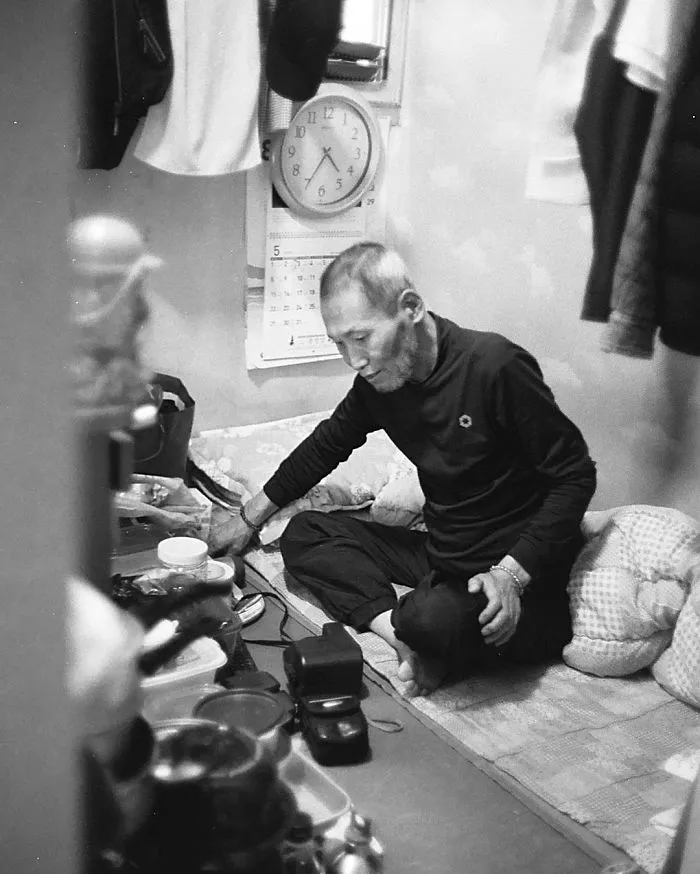 South Korean Photographer Sim Kyu-Dong Shows How The Poor Live In ‘Goshitels' In 30 Powerful Photos