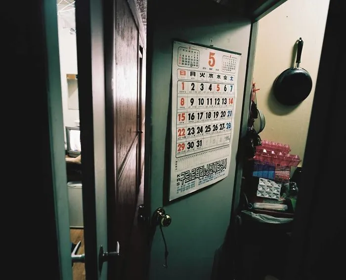 South Korean Photographer Sim Kyu-Dong Shows How The Poor Live In ‘Goshitels' In 30 Powerful Photos