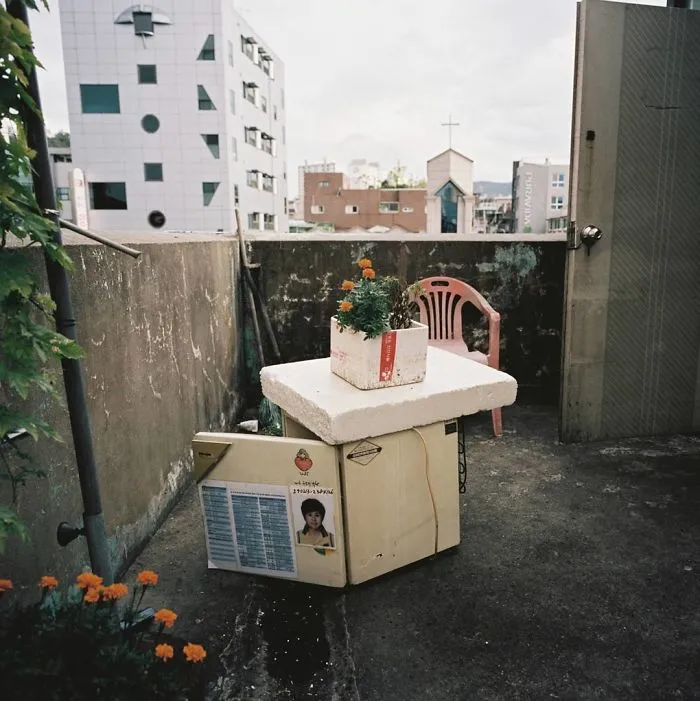 South Korean Photographer Sim Kyu-Dong Shows How The Poor Live In ‘Goshitels' In 30 Powerful Photos