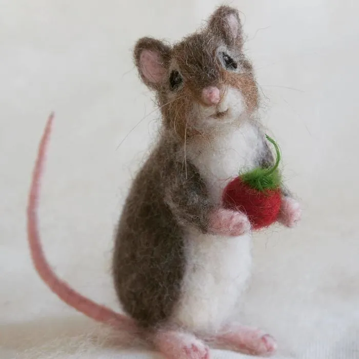 I Bring Wool To Life In Needle Felt Wildlife