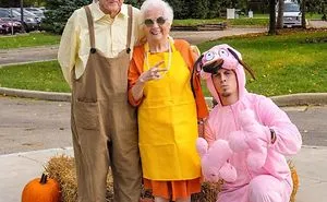 93-Year-Old Grandma & Her Grandson Dress-Up In Ridiculous Outfits, And People Love It (30 Pics)