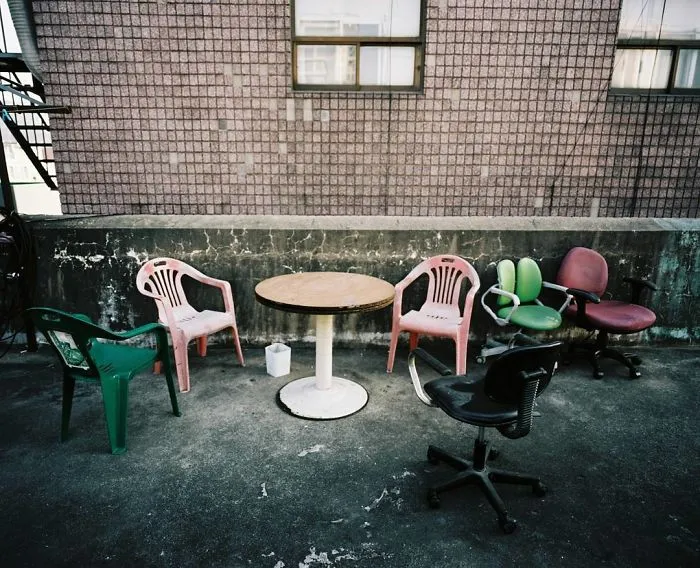 South Korean Photographer Sim Kyu-Dong Shows How The Poor Live In ‘Goshitels' In 30 Powerful Photos