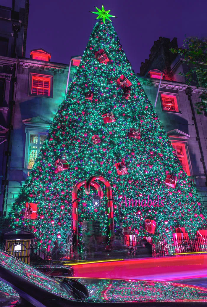 I Try To Capture The Magical Beauty Of Christmas Time In London With My Photographs (16 Pics)