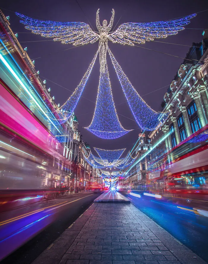 I Try To Capture The Magical Beauty Of Christmas Time In London With My Photographs (16 Pics)
