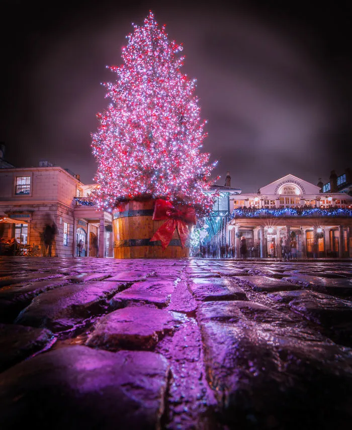 I Try To Capture The Magical Beauty Of Christmas Time In London With My Photographs (16 Pics)