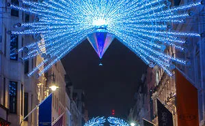 I Try To Capture The Magical Beauty Of Christmas Time In London With My Photographs (16 Pics)