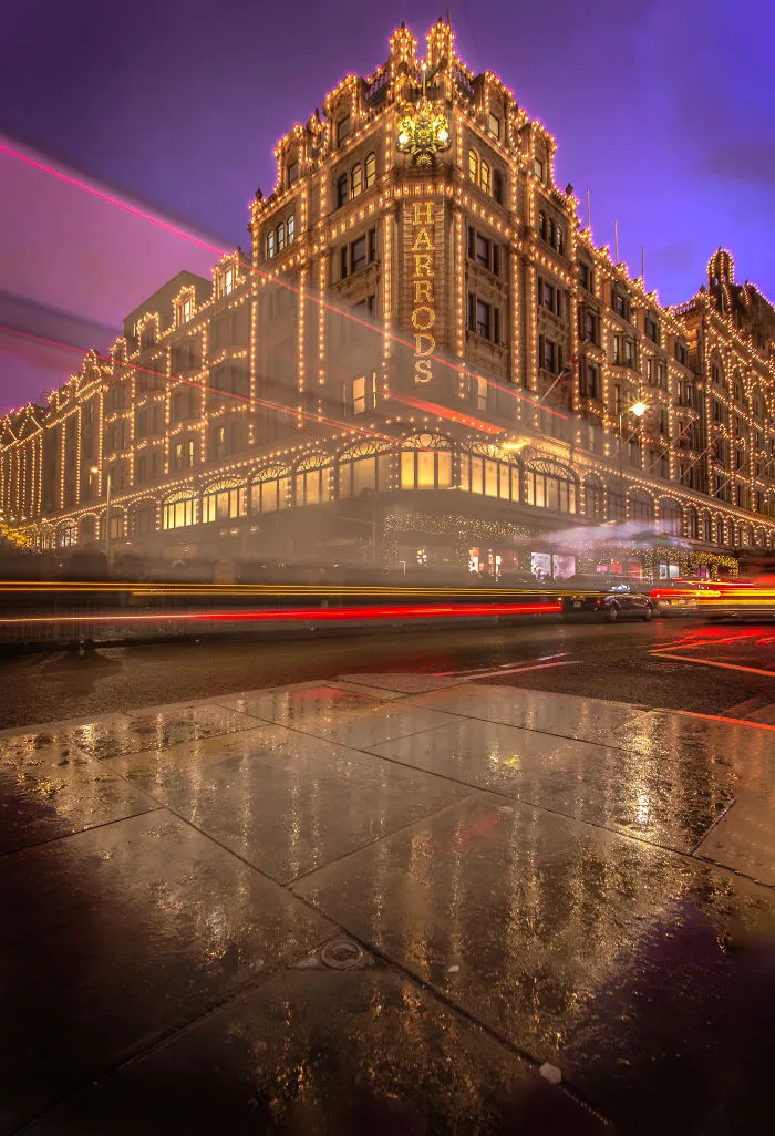 I Try To Capture The Magical Beauty Of Christmas Time In London With My Photographs (16 Pics)