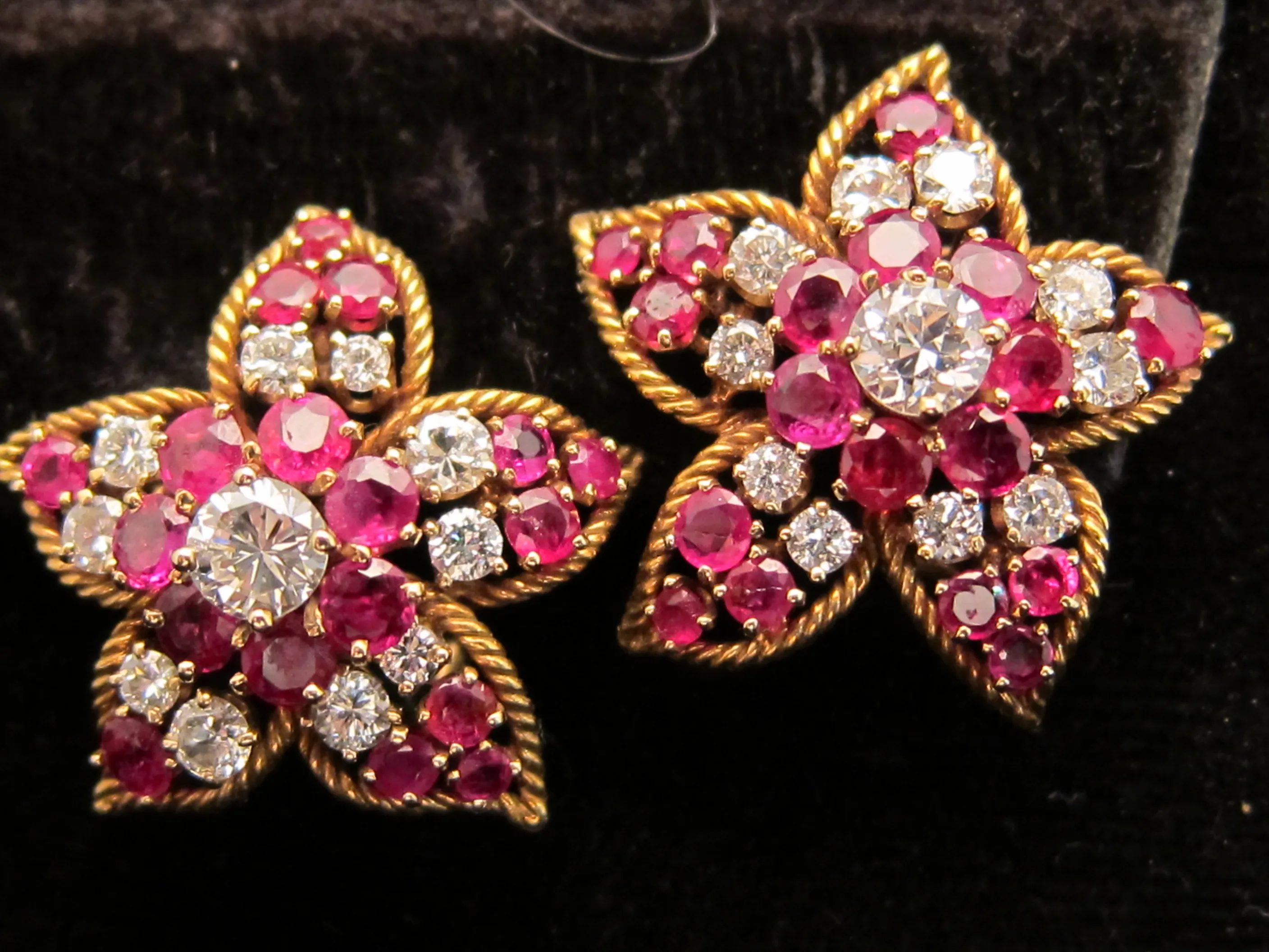 Antique Cameo & Intaglio Jewelry