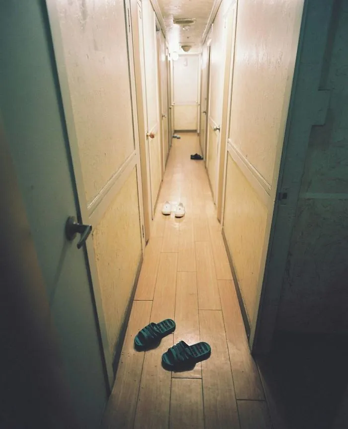 South Korean Photographer Sim Kyu-Dong Shows How The Poor Live In ‘Goshitels' In 30 Powerful Photos