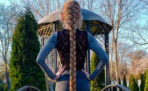 The Woman Who Refused To Cut Her Hair Since She Was 5 Is Now 34 Y.O. And Looks Like A Real-Life Rapunzel