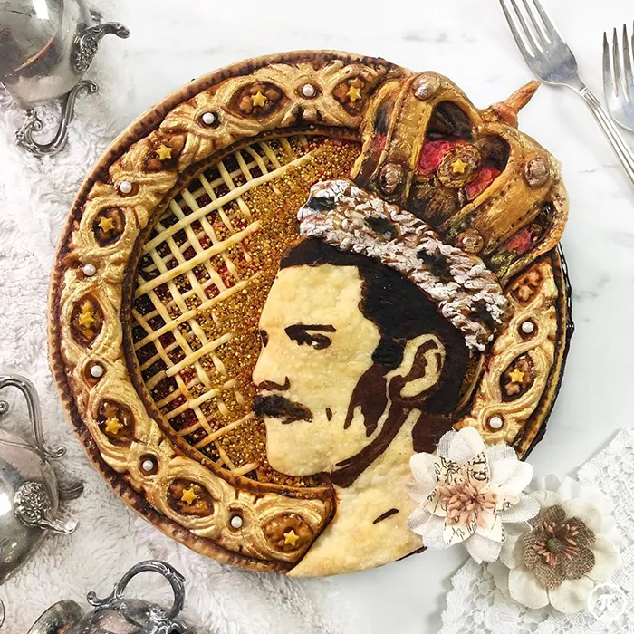 25 Pies That Look Too Good To Eat, Including A Festive Baby Yoda