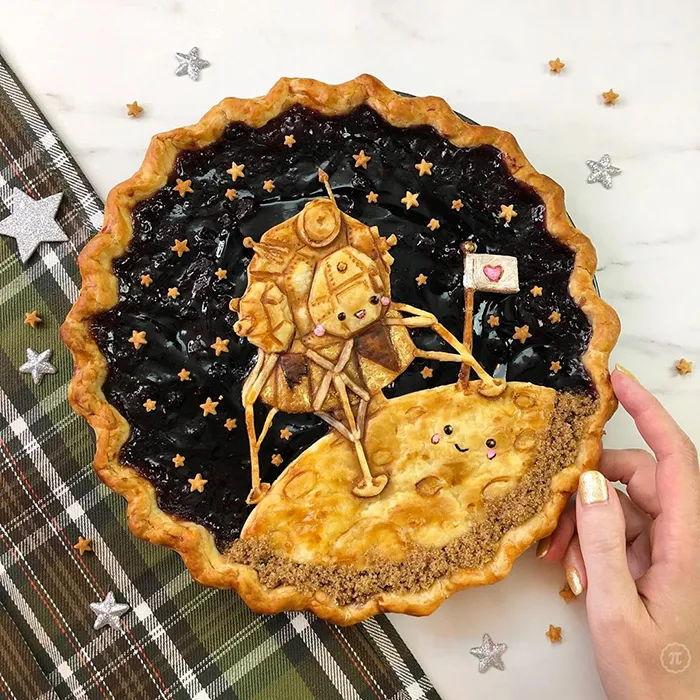 25 Pies That Look Too Good To Eat, Including A Festive Baby Yoda