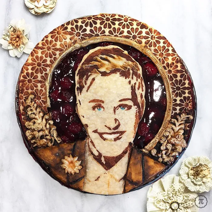 25 Pies That Look Too Good To Eat, Including A Festive Baby Yoda