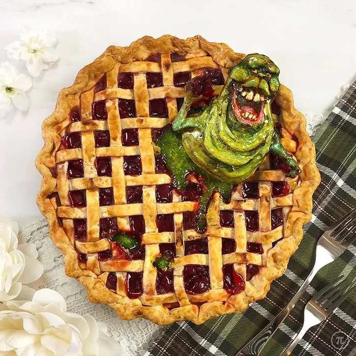 25 Pies That Look Too Good To Eat, Including A Festive Baby Yoda