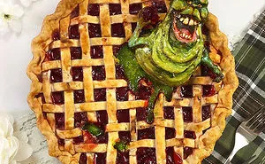 25 Pies That Look Too Good To Eat, Including A Festive Baby Yoda