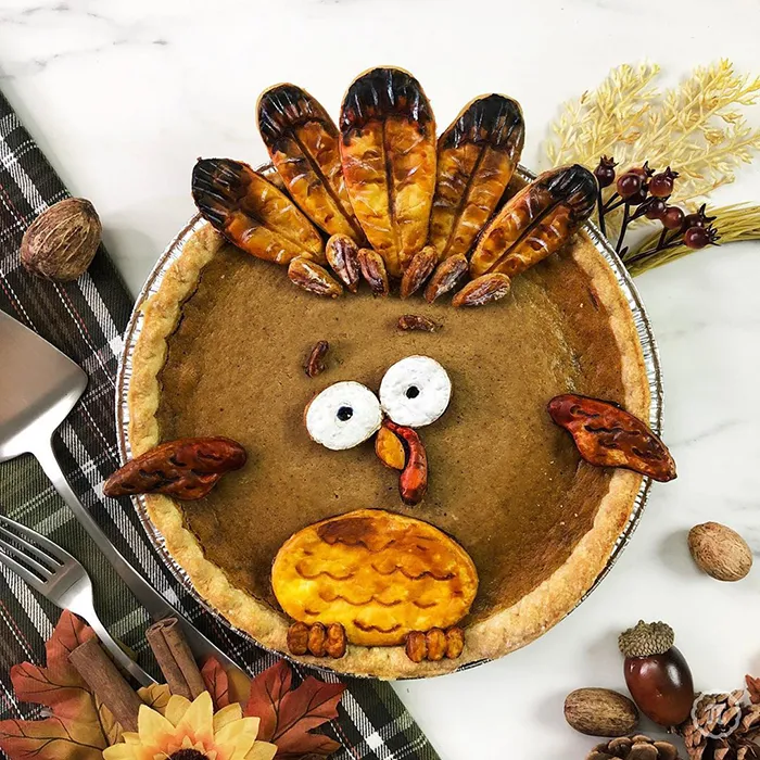 25 Pies That Look Too Good To Eat, Including A Festive Baby Yoda