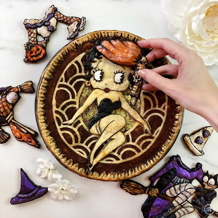 25 Pies That Look Too Good To Eat, Including A Festive Baby Yoda