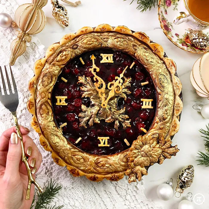 25 Pies That Look Too Good To Eat, Including A Festive Baby Yoda